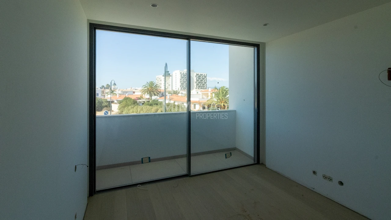 Moradia T4 para Venda em Lagos (São Sebastião e Santa Maria) Foto 12