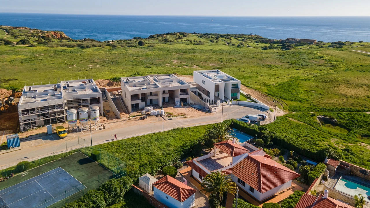 Moradia T4 para Venda em Lagos (São Sebastião e Santa Maria) Foto 1
