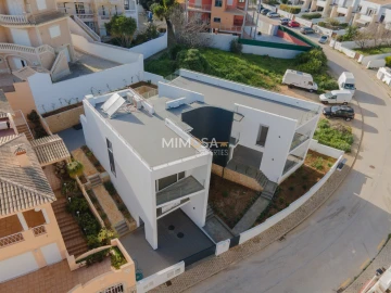 Moradia T4 para Venda em Lagos (São Sebastião e Santa Maria)
