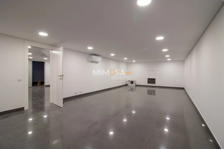 Moradia T4 para Venda em Lagos (São Sebastião e Santa Maria) Foto 16
