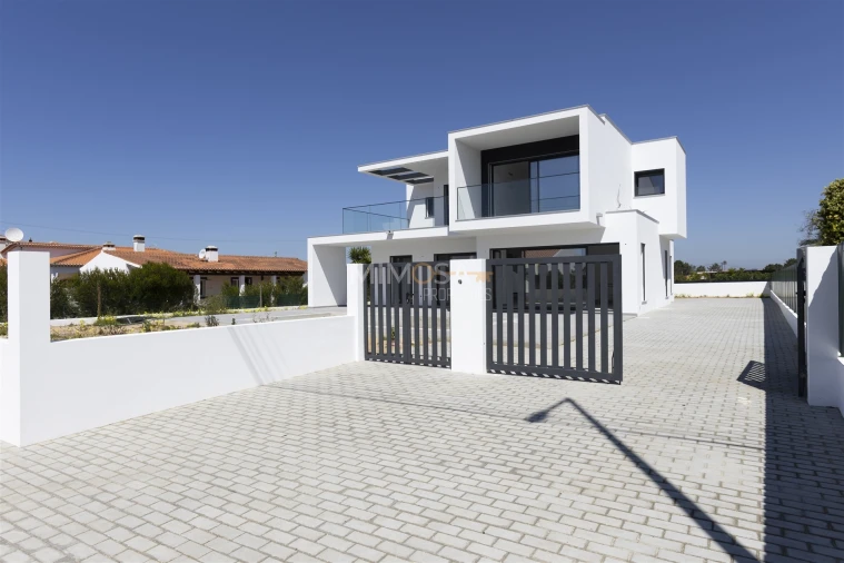 Moradia T4 para Venda em Aljezur Foto 2