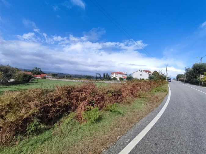 Terreno para Venda em Sezures Foto 3