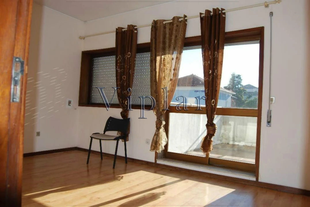 Moradia T7 para Venda em Paranhos Foto 5