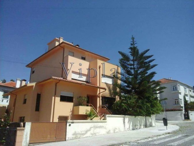 Moradia T7 para Venda em Paranhos Foto 1