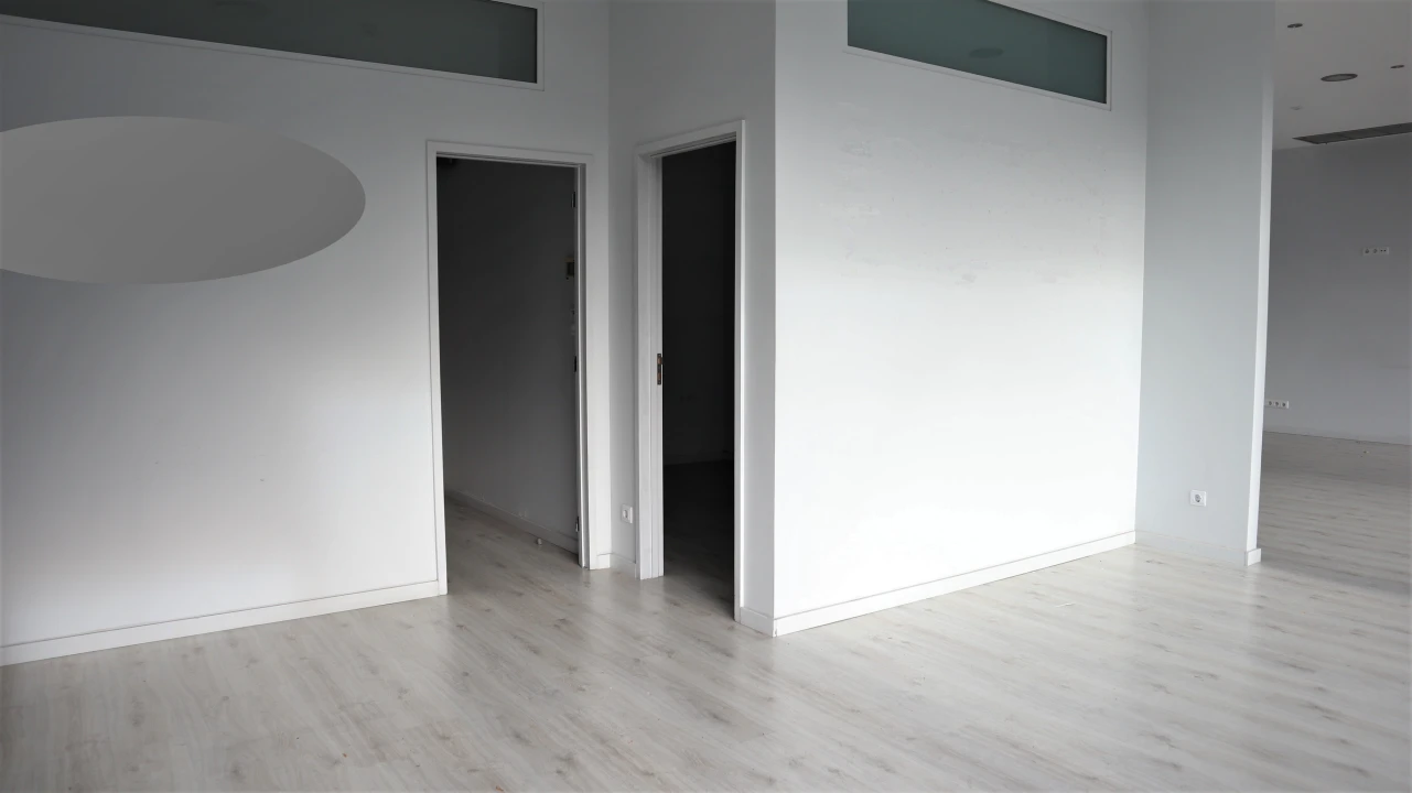 Loja para Venda em São Mamede de Infesta e Senhora da Hora Foto 3