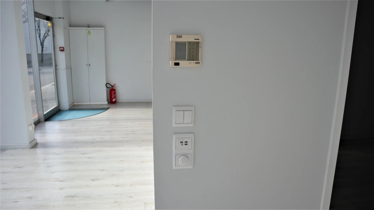 Loja para Venda em São Mamede de Infesta e Senhora da Hora Foto 8