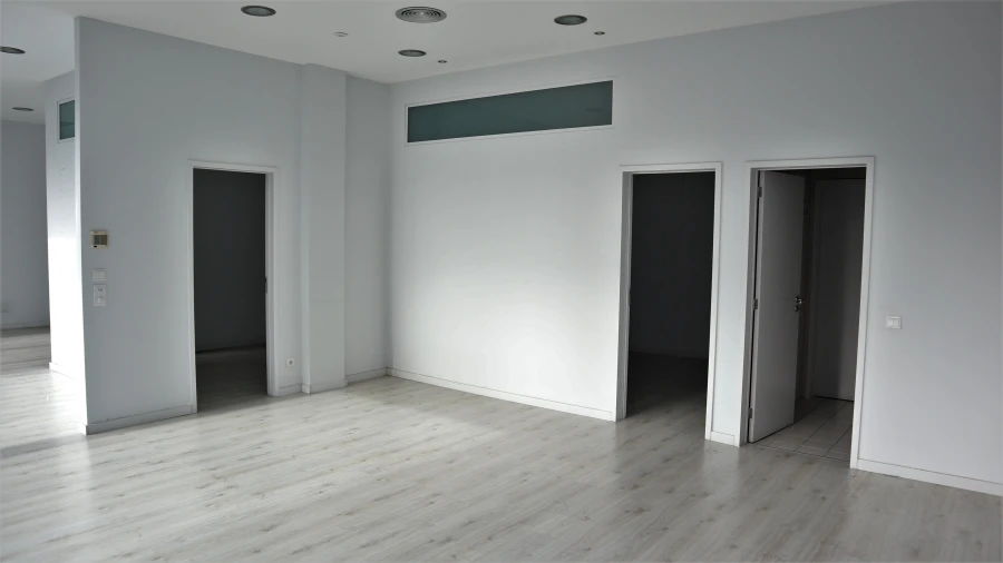 Loja para Venda em São Mamede de Infesta e Senhora da Hora Foto 5