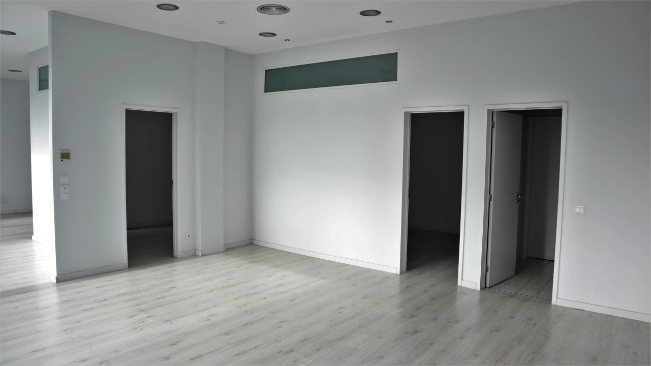 Loja para Venda em São Mamede de Infesta e Senhora da Hora Foto 5