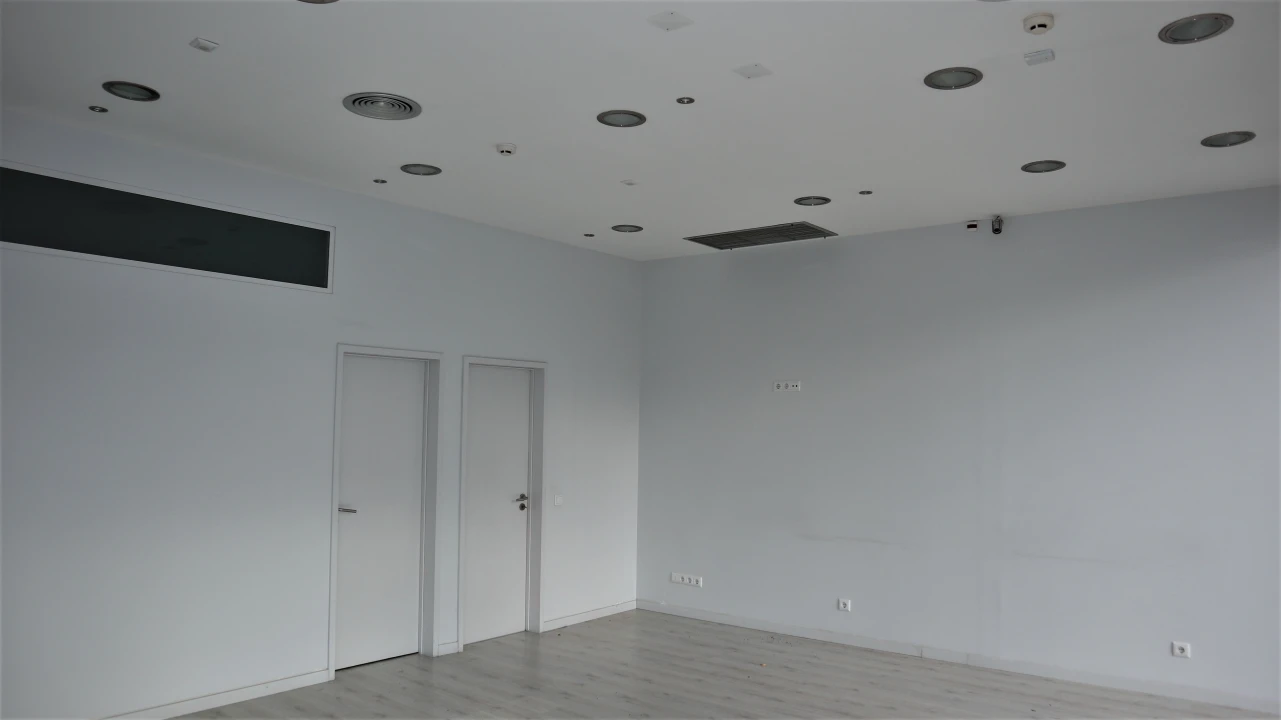 Loja para Venda em São Mamede de Infesta e Senhora da Hora Foto 9