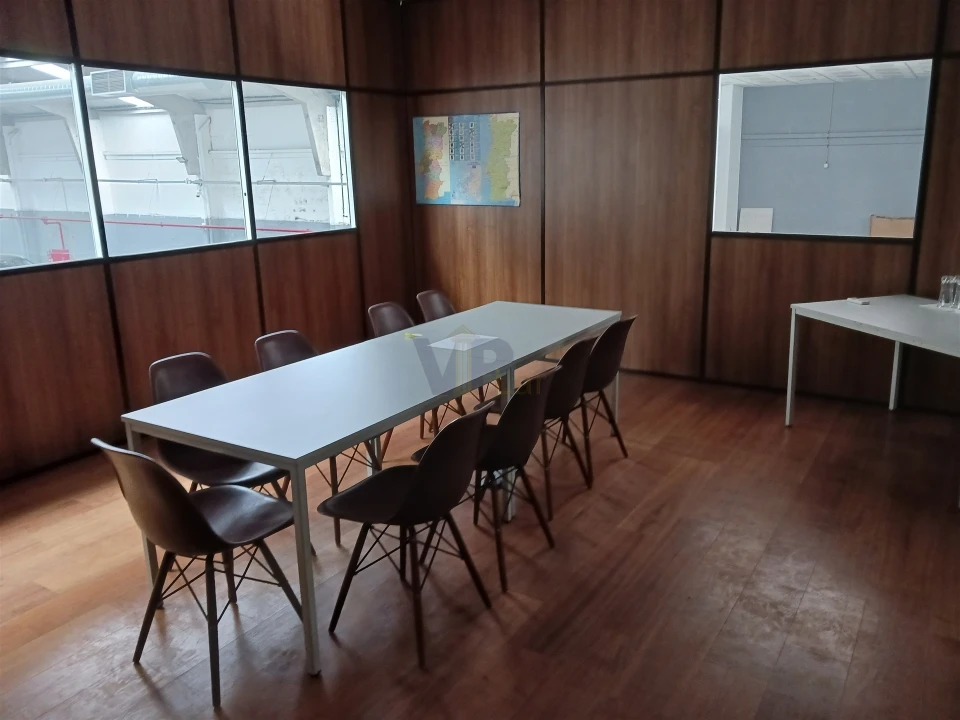 Escritório para Arrendamento em Moreira Foto 4