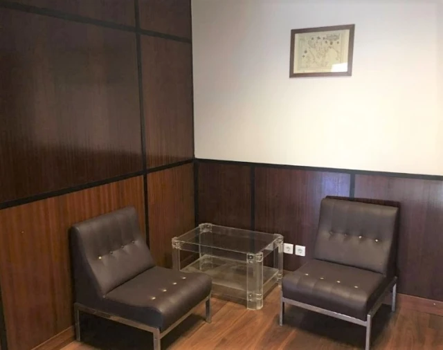 Escritório para Arrendamento em Moreira Foto 9