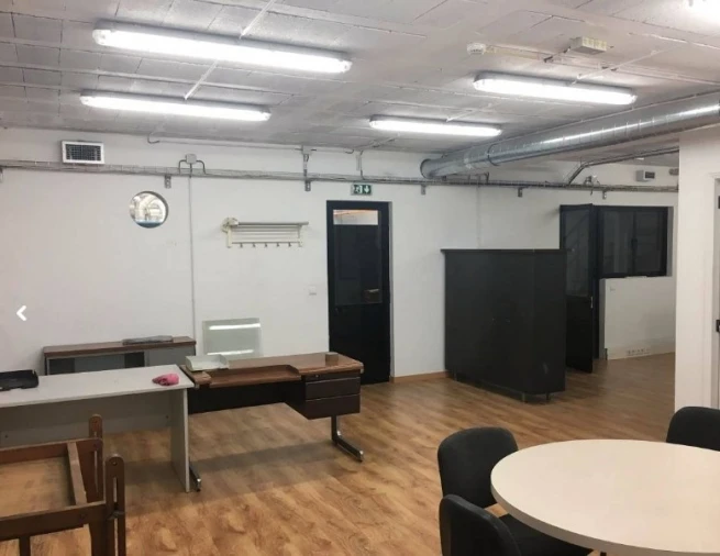 Escritório para Arrendamento em Moreira Foto 13