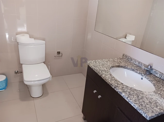 Escritório para Arrendamento em Moreira Foto 11