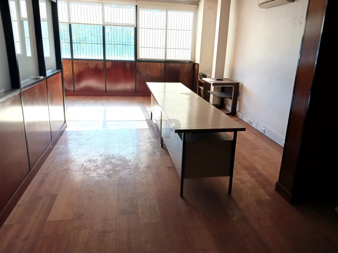 Escritório para Arrendamento em Moreira Foto 6