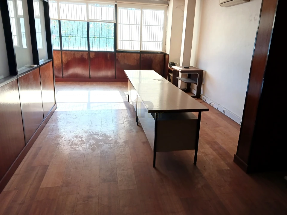 Escritório para Arrendamento em Moreira Foto 6