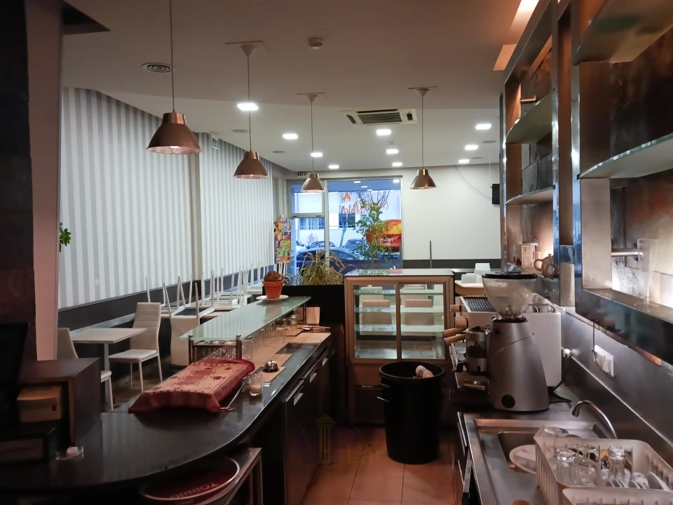 Loja para Venda em Pedrouços Foto 7