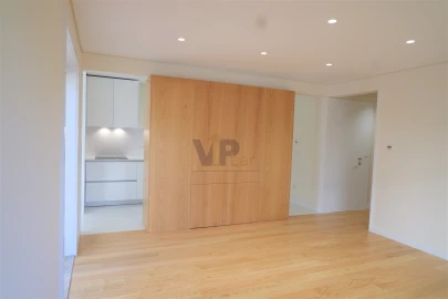 Apartamento T3 para Venda em Lordelo do Ouro e Massarelos
