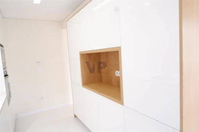 Apartamento T3 para Venda em Lordelo do Ouro e Massarelos