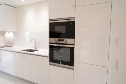 Apartamento T3 para Venda em Lordelo do Ouro e Massarelos