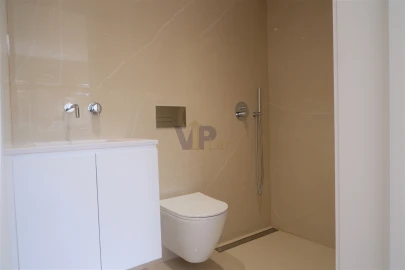 Apartamento T3 para Venda em Lordelo do Ouro e Massarelos