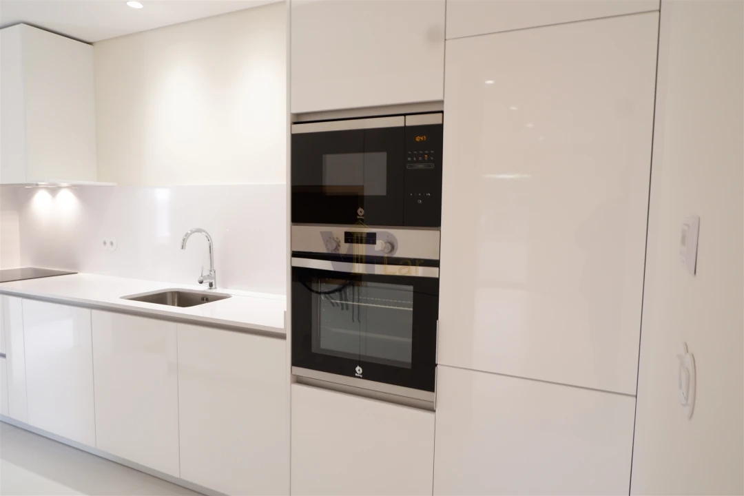 Apartamento T3 para Venda em Lordelo do Ouro e Massarelos Foto 2