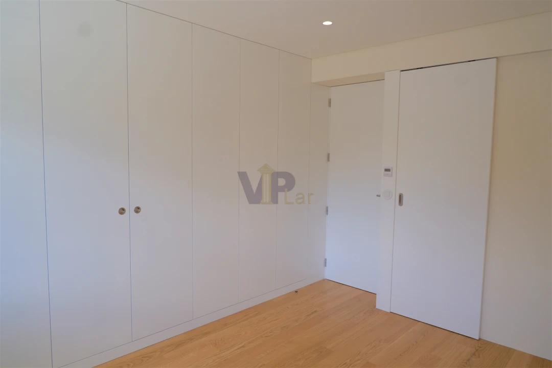 Apartamento T3 para Venda em Lordelo do Ouro e Massarelos Foto 16