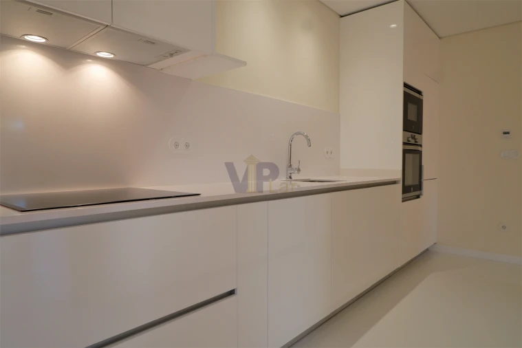 Apartamento T3 para Venda em Lordelo do Ouro e Massarelos Foto 3