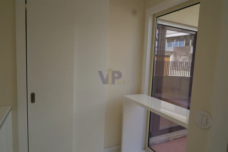 Apartamento T3 para Venda em Lordelo do Ouro e Massarelos Foto 22