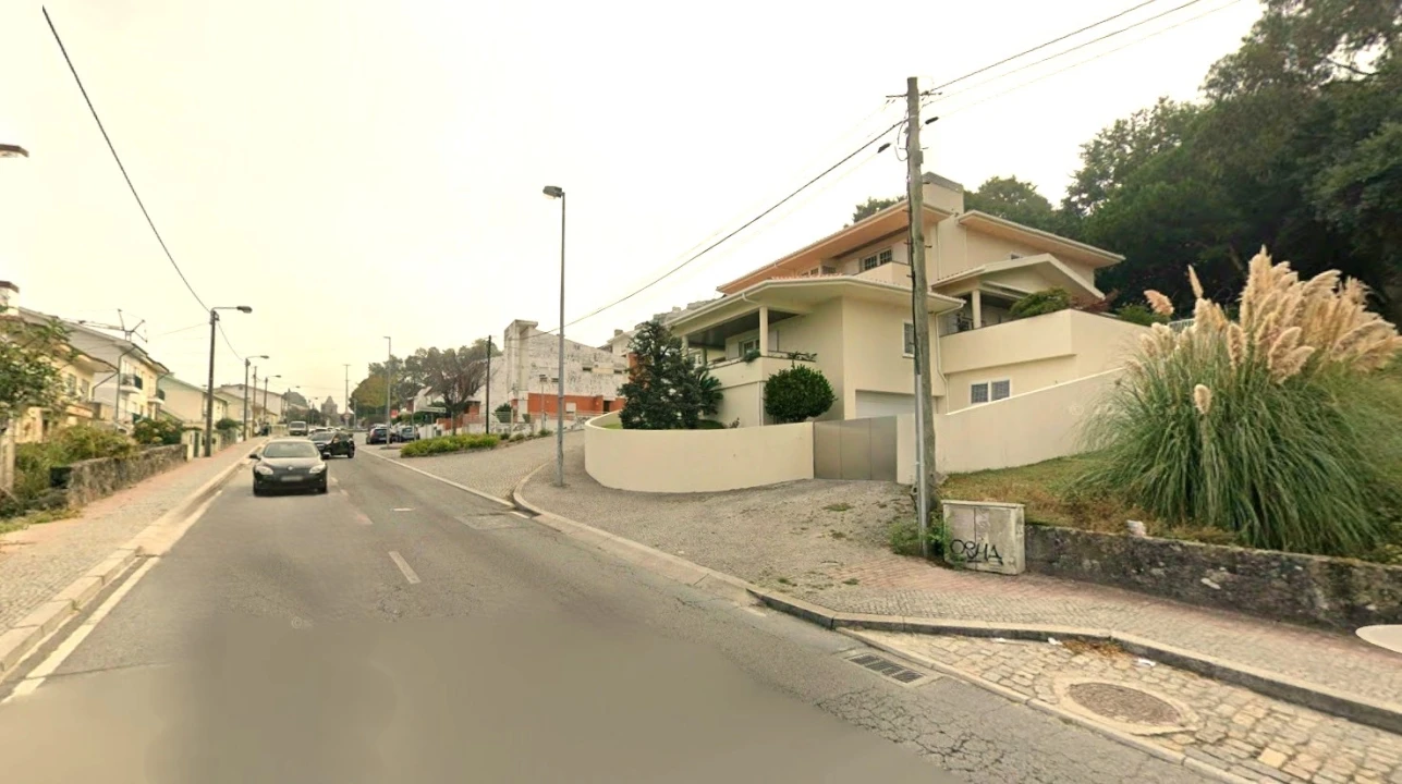 Terreno para Venda em Pedrouços Foto 1