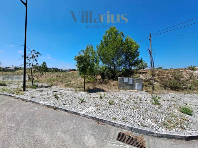 Terreno para Venda em São João Baptista e Santa Maria dos Olivais Foto 2