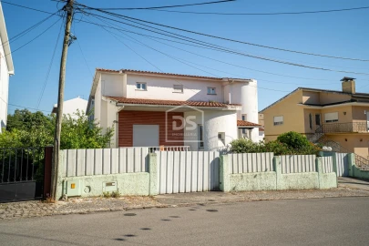 Moradia T5 para Venda em Leiria, Pousos, Barreira e Cortes