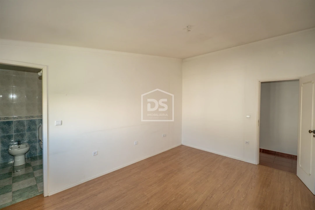 Moradia T5 para Venda em Leiria, Pousos, Barreira e Cortes Foto 37