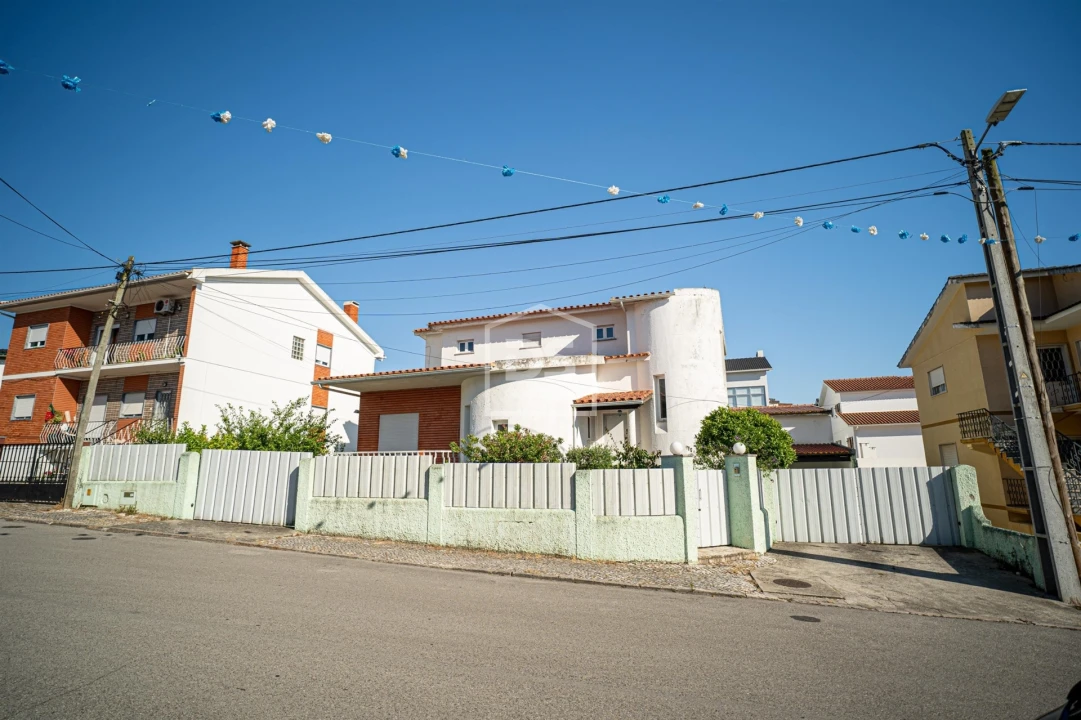 Moradia T5 para Venda em Leiria, Pousos, Barreira e Cortes Foto 3