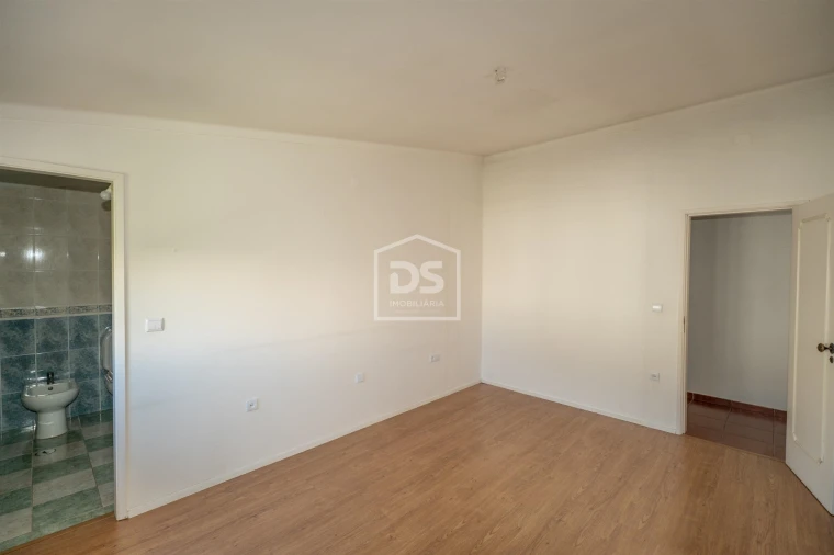Moradia T5 para Venda em Leiria, Pousos, Barreira e Cortes Foto 37