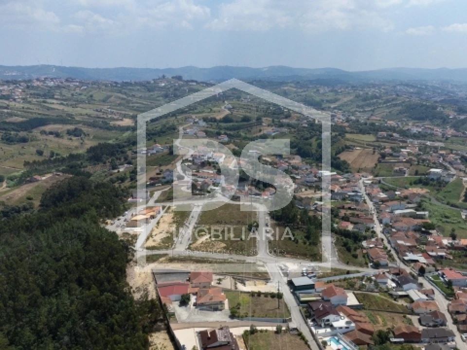 Moradia T2 para Venda em Golpilheira Foto 27