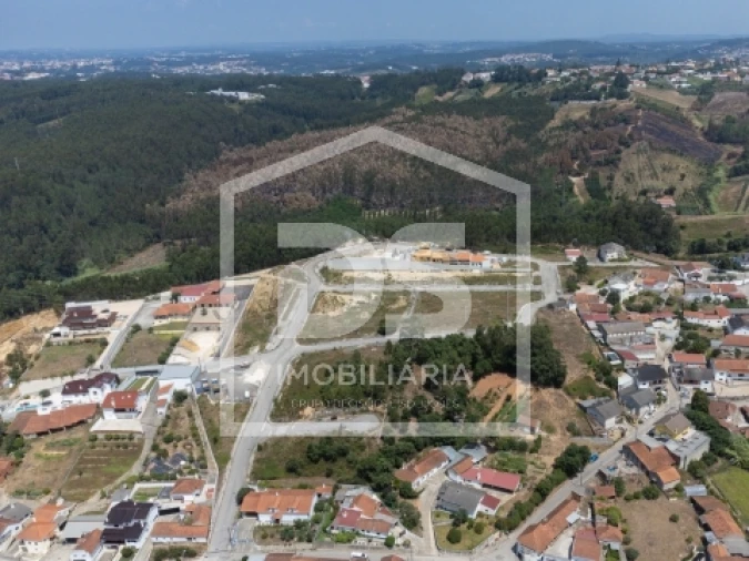 Moradia T2 para Venda em Golpilheira Foto 26