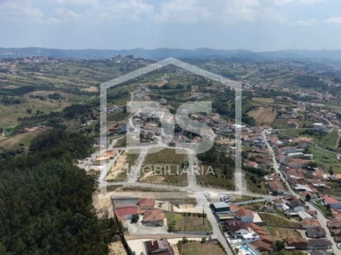 Moradia T2 para Venda em Golpilheira Foto 27