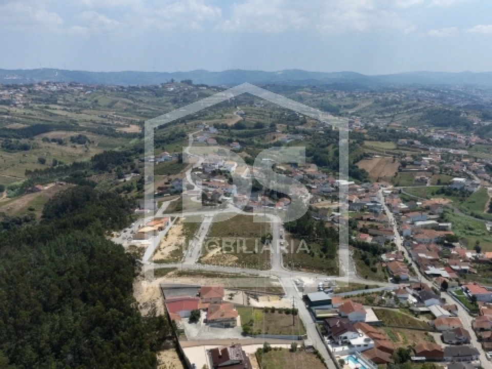 Moradia T2 para Venda em Golpilheira Foto 27