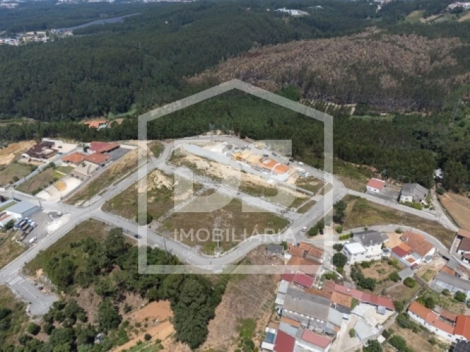 Moradia T2 para Venda em Golpilheira Foto 21