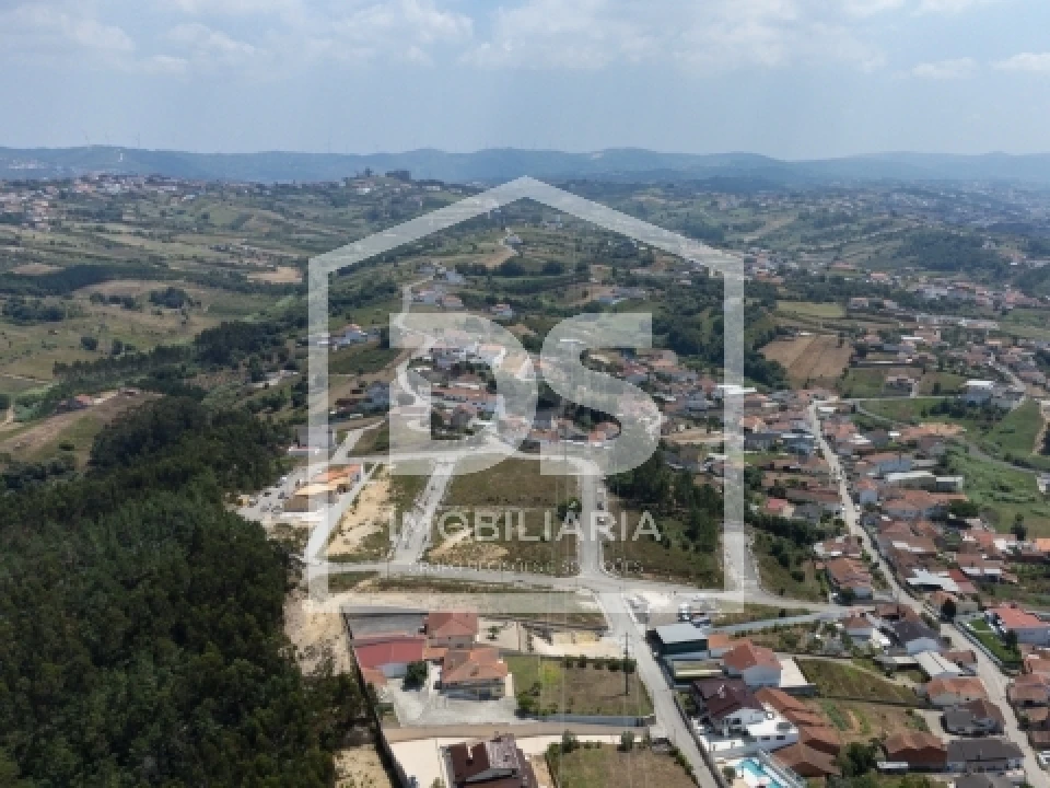 Moradia T2 para Venda em Golpilheira Foto 27