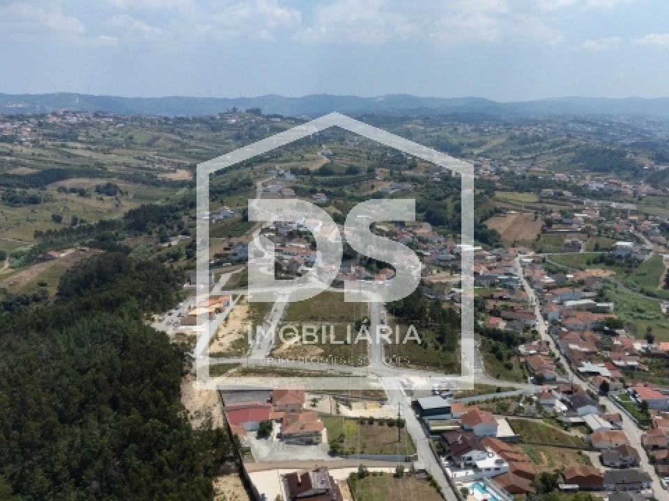 Moradia T2 para Venda em Golpilheira Foto 27