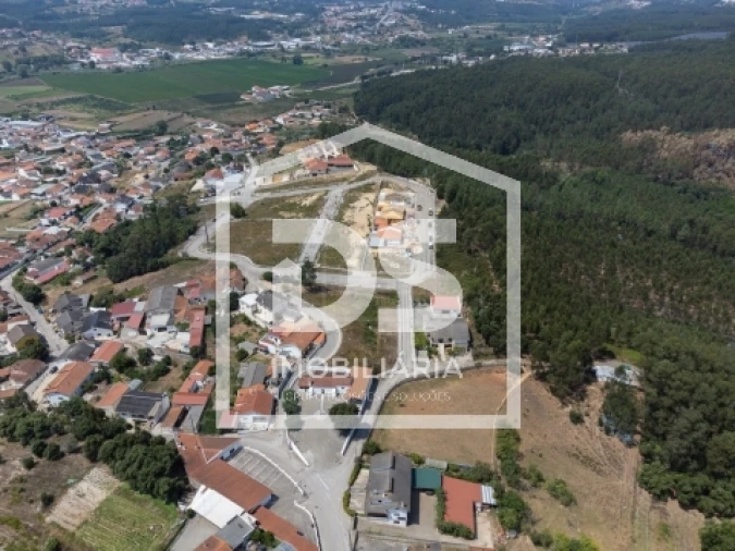 Moradia T2 para Venda em Golpilheira Foto 28