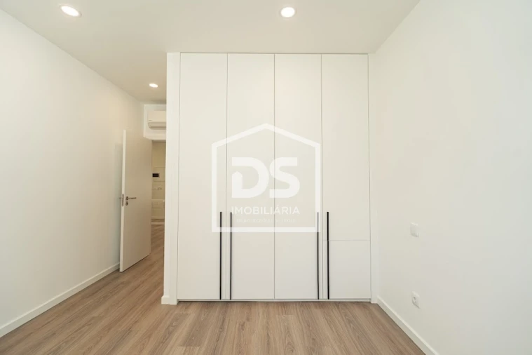 Moradia T2 para Venda em Golpilheira Foto 14