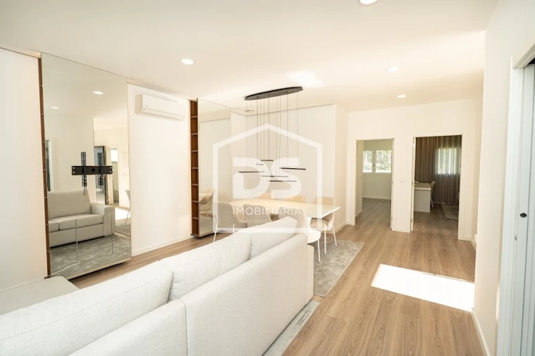 Moradia T2 para Venda em Golpilheira Foto 8