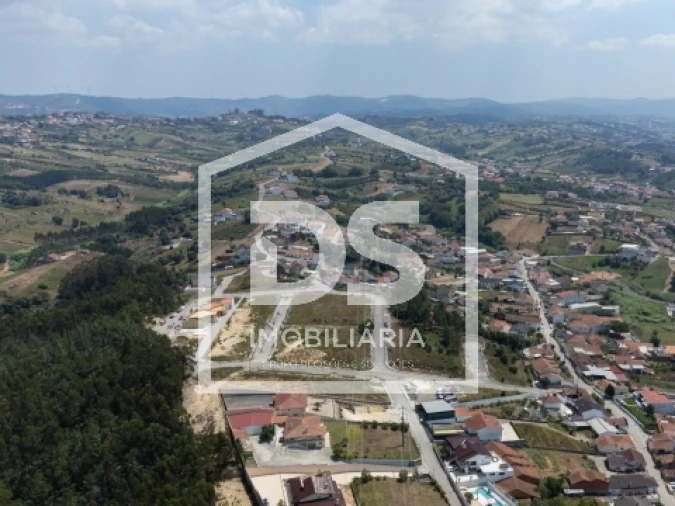 Moradia T2 para Venda em Golpilheira Foto 26