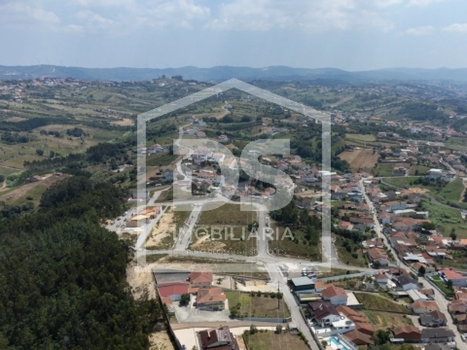 Moradia T2 para Venda em Golpilheira Foto 27