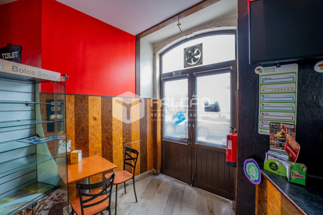 Prédio para Venda em Alcanhões Foto 9