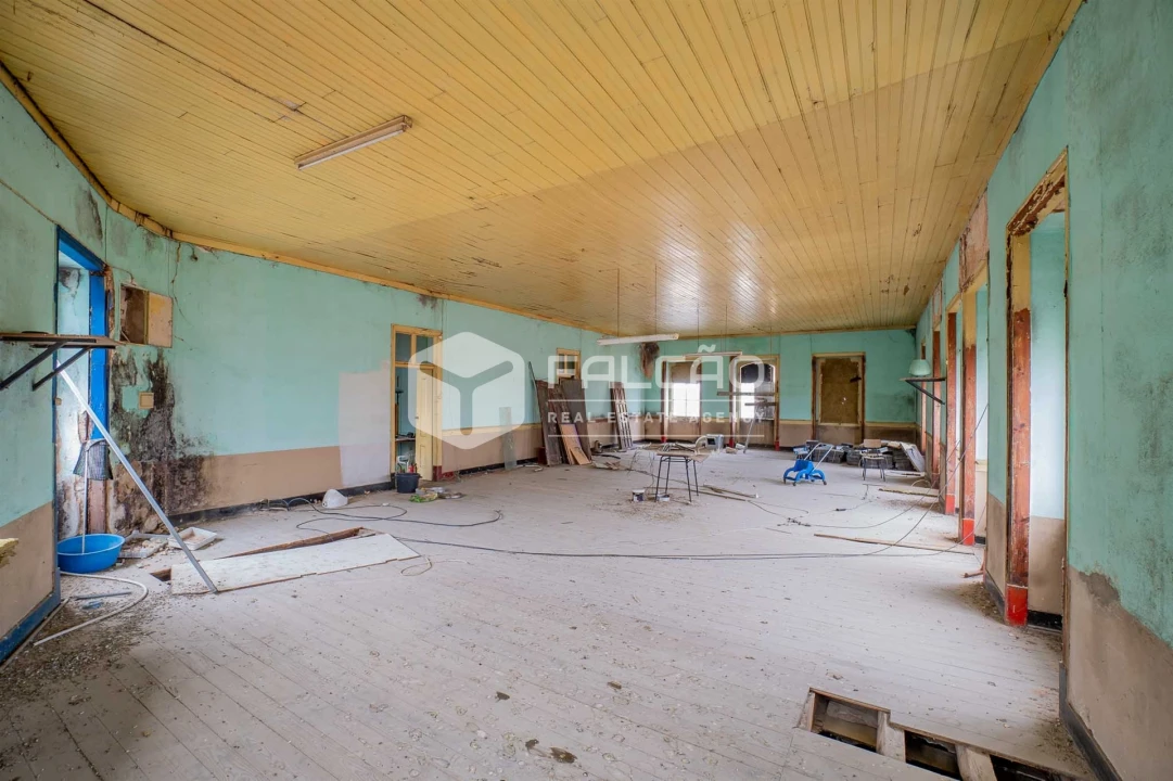 Prédio para Venda em Alcanhões Foto 30