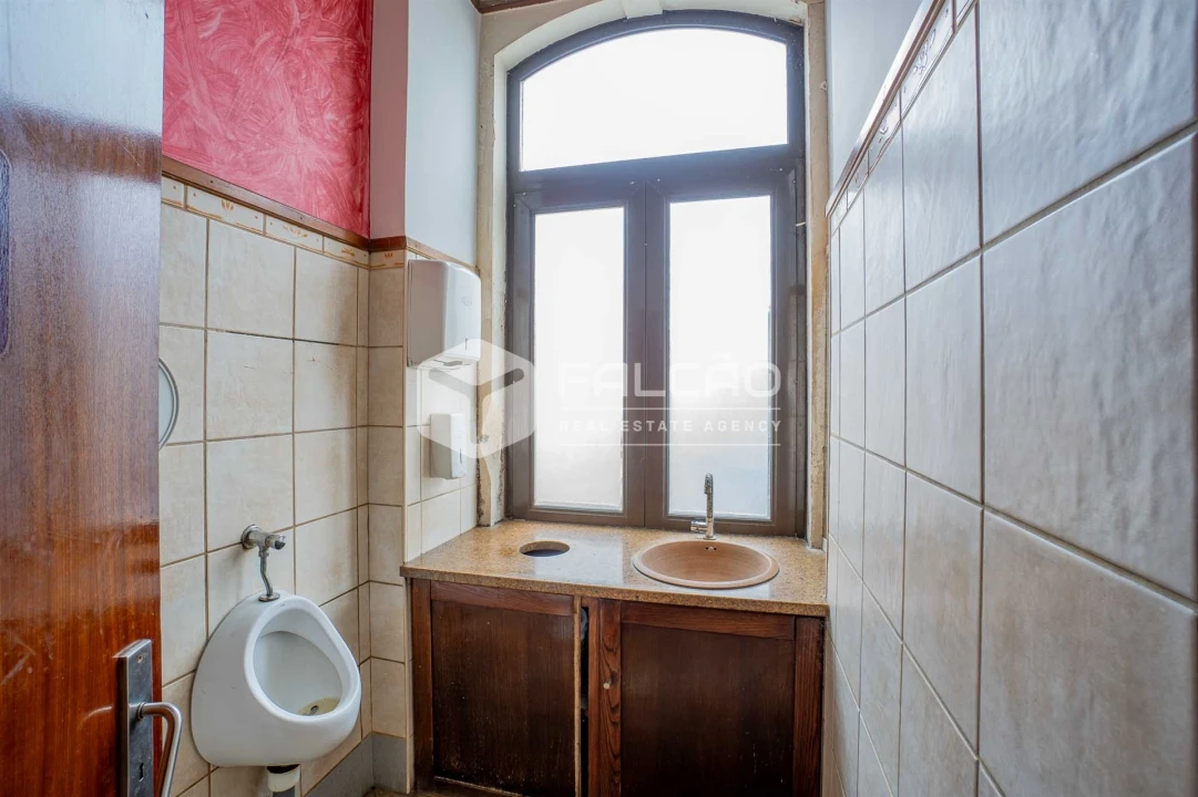 Prédio para Venda em Alcanhões Foto 13