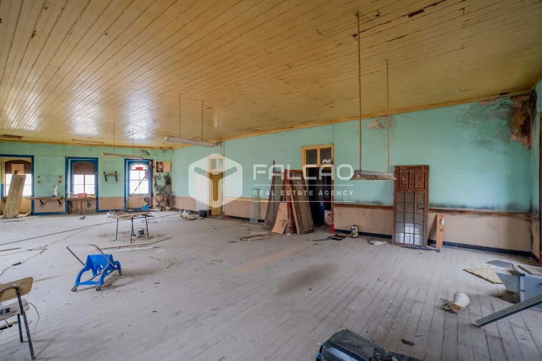 Prédio para Venda em Alcanhões Foto 28